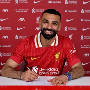 Breaking: Mo Salah Signs Staggering £375K Weekly Deal With Liverpool