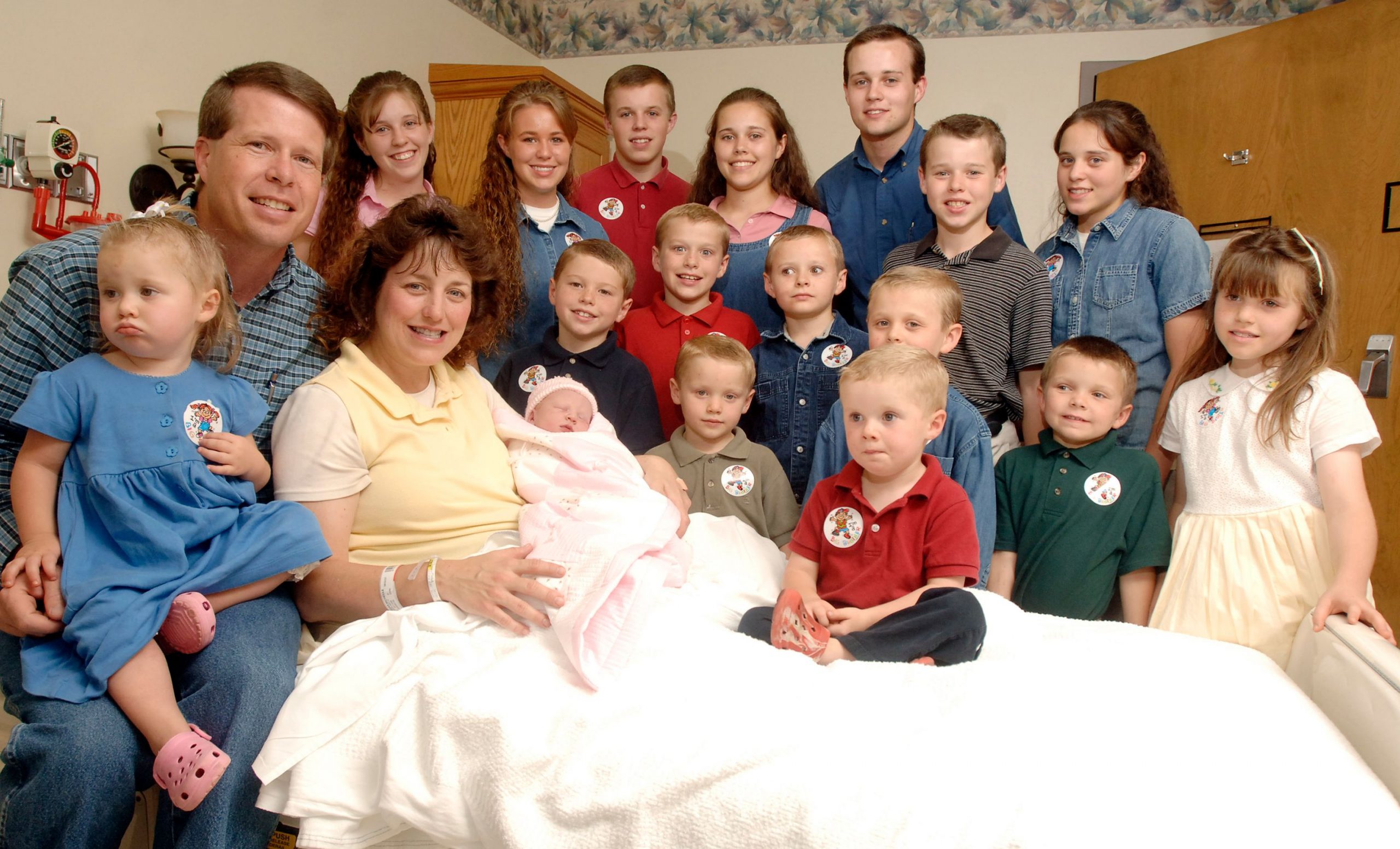 DUGGAR DRAMA: JILL AND DERICK BOLT FROM ARKANSAS! WHO'S NEXT TO FLEE THE COMPOUND?!