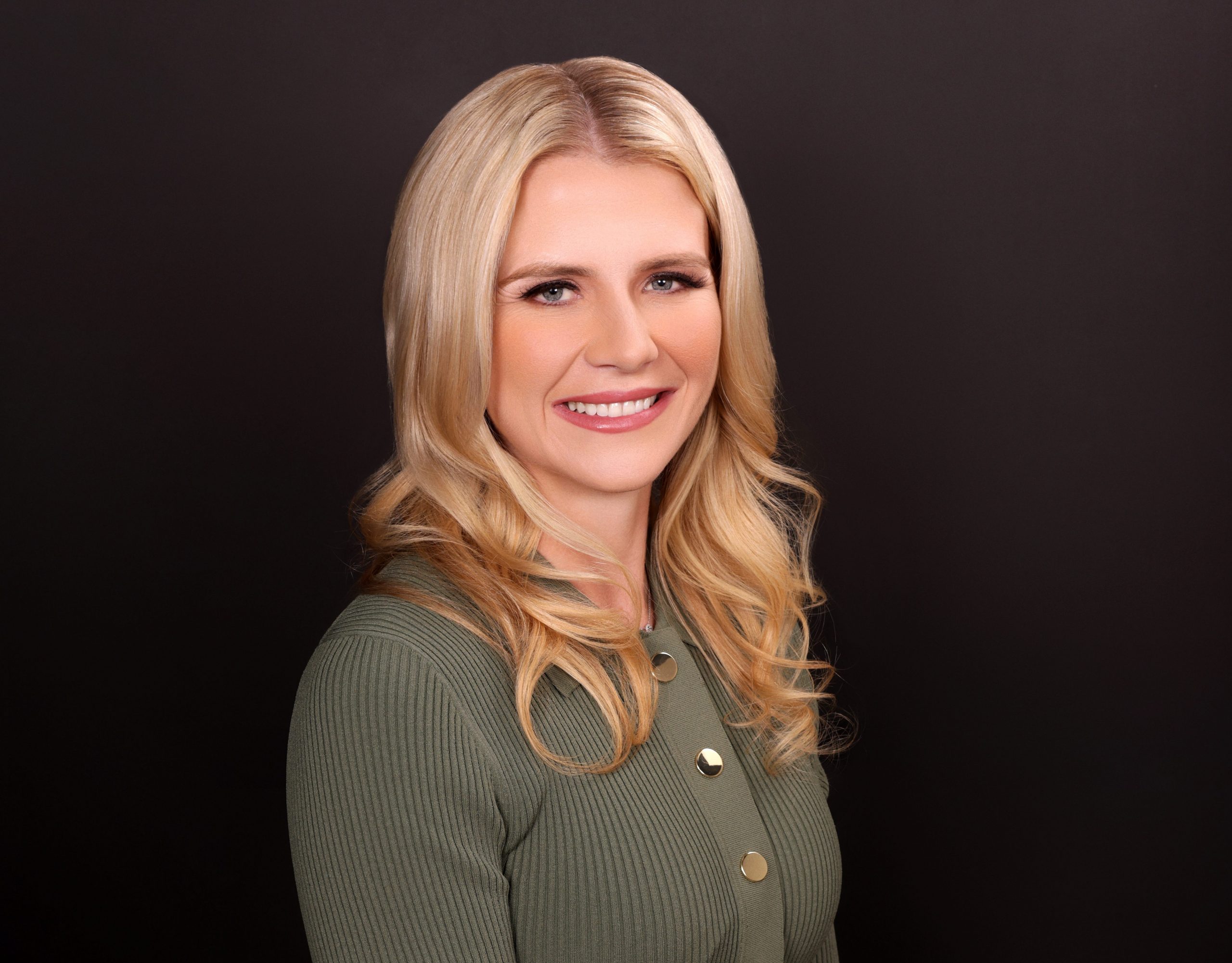 ELIZABETH SMART: SHOCKING TRUTH ABOUT HER LIFE NOW! MOTHERHOOD, TRAUMA, AND THAT NETFLIX MESS!