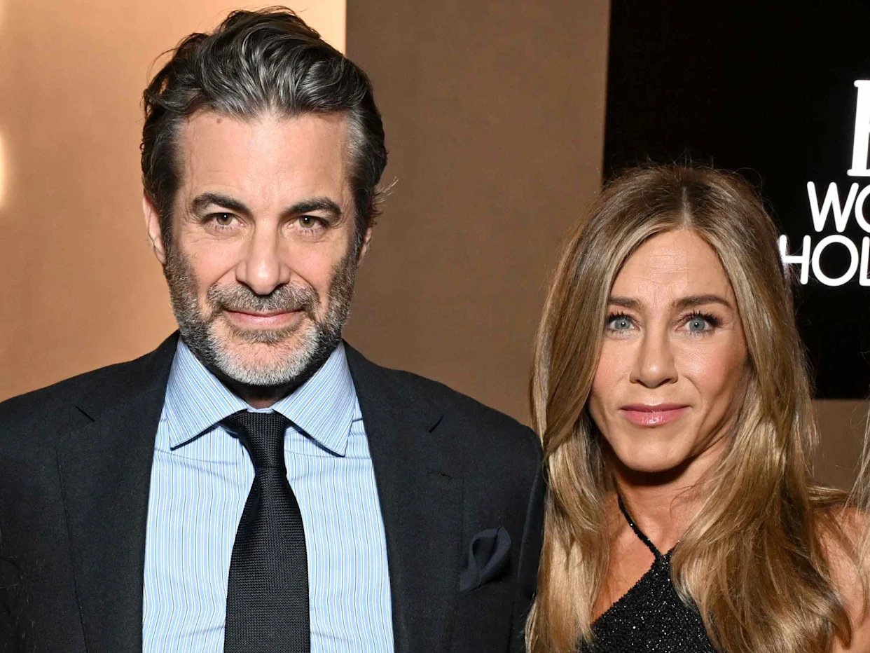 Jen Aniston FINALLY Goes Public! Cuddles BF Jim Curtis—See The SHOCKING PDA!