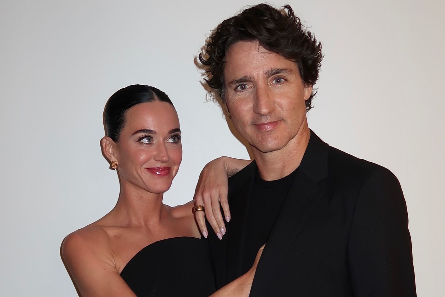 Katy Perry & Justin Trudeau: Cozy Coachella Date Night EXPOSED! Age Gap Games Get MESSY!