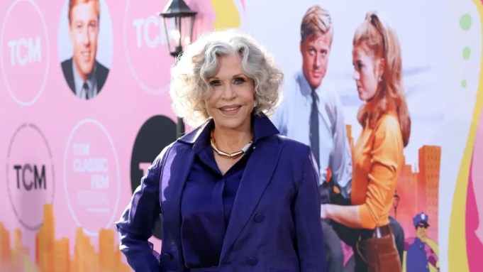 JANE FONDA EXPLODES! Claims She Was ROBBED of Robert Redford Tribute Slot—Barbra Streisand in the CROSSHAIRS!