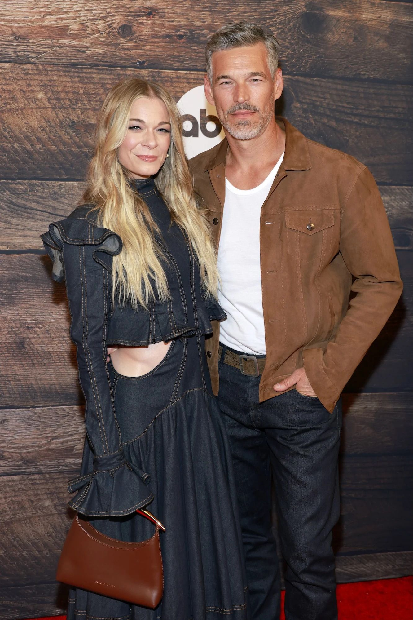 LEANN RILES: DONE HAVING BABIES?! She’s ‘SATISFIED’ as Stepmom—Is Brandi GLANVILLE LOSING IT?!